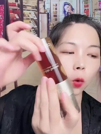 适合熬夜党的精华。#娇韵诗双萃精华