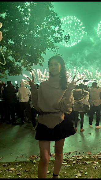 丙午火马年🔥,烟火胜从前🎇
愿你们以梦为马,不负韶华;烟火璀璨,前程似锦🌈。