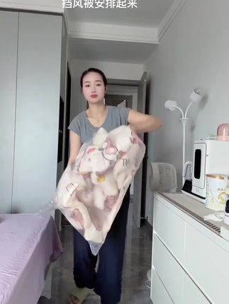 你们要的#电动车挡风被 来啦,这款选的太满意了,样式可爱又好看,还厚实,全防水的,姐妹们,趁合适,赶紧安排质量杠杠的#挡风被#骑车必备