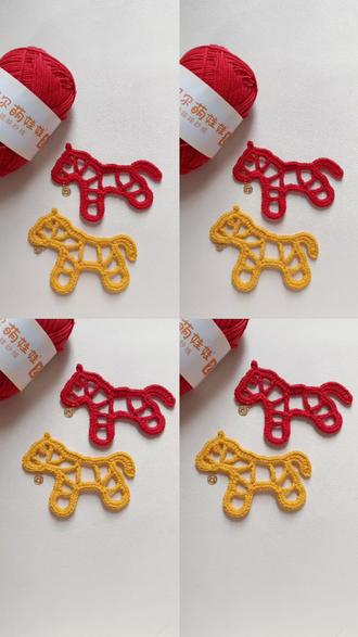 钩织教程‖窗花小马
线材@雪妃尔毛线 萌娃娃2号
色号23秋黄,31铁锈红
钩针2.0
图解来源@烤个地瓜
#钩针教程 #钩织教程 #钩针小马 #手工挂件 #毛线钩织