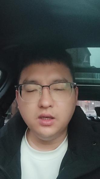 高速上第一不要疲劳驾驶,第二注意检查车况,第三远离大车,第四走错路口别停车别掉头别变道!#堵车 #高速 #保命知识