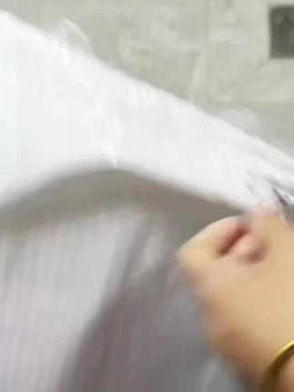 最近天气冷了,在家泡泡澡真的太舒服了。这个折叠泡澡桶用起来很方便,打开就能直接用,可以容纳两百斤的大胖子,也能轻松收纳,而且保温效果很好,洗完澡后还能躺着休息一会,冬天怕冷的朋友一定要试试它,不仅干净卫生,还特别暖和,快来入手一个吧!#折叠澡桶 #使用方便 #保温效果好 #干净卫生#好物推荐🔥