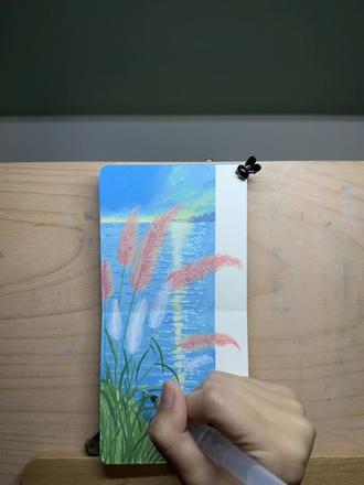 芦苇拂风 把落日揉进湖水里🎨新手丙烯马克笔
画材 掌握
尺寸 轻听10*10cm方本
#绘画教程 #丙烯马克笔 #丙烯马克笔翻翻乐 #丙烯马克笔绘画 #跟着抖音学画画