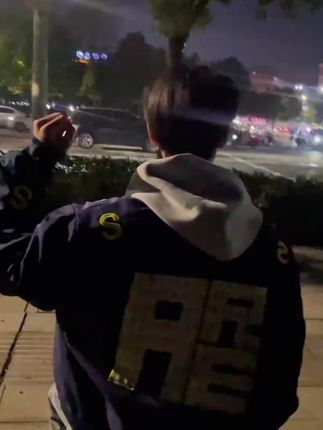 LIGGICC美式街头刺绣字母飞行夹克男女小众设计感春秋季廓形外套#夹克外套 #男女同款