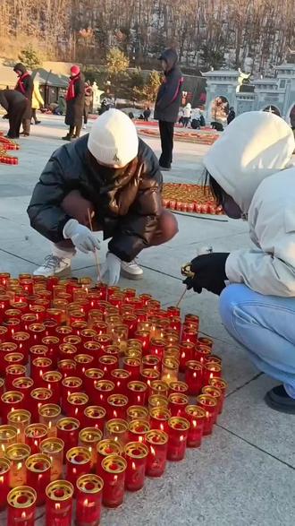 正月初八顺星节# 为亲人点灯祈福 #愿你我多喜乐,长安宁,无事绊心弦,所念皆如愿,未来皆可期!🙏🏻🙏🏻🙏🏻🌹🌹🌹