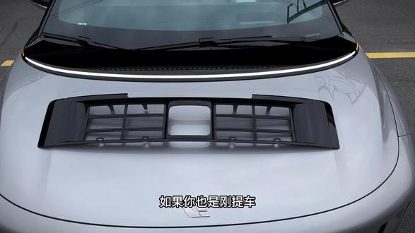 我们原车中网孔洞较大 高速行驶时飞虫柳絮以及砂石很容易钻进去 从而堵塞我们的中冷器和冷凝器 导致发动机高温 空调不制冷等问题 快来安排上这个理想专用一体式防虫网吧#汽车好物 #防虫网 #理想i6 #理想i8 #理想L6