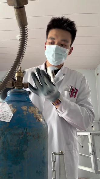 敬我的十八岁!敬我的入职第四年! #我会找到逆转时间的公式 #然后回到你身边 #那个时候我们刚满18岁 #护士懂护士 #时光一去不复返珍惜当下的每一天