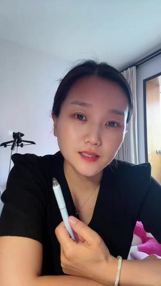其实很多人至死都能没能明白,我们人生真正的优先级到底是什么? 自己大于他人,选择大于努力,
健康大于财富,闭环大于完美,
聚焦大于全能,家人大于外客,
当下大于过往。#知性女性成长 #人间清醒 #拒绝焦虑 #认知思维 #女性智慧