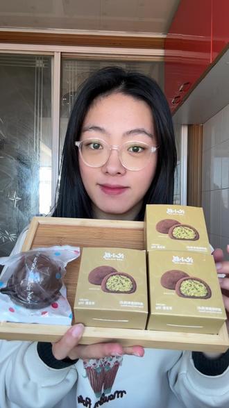 被迪拜软曲奇香迷糊了#甜品测评 #零食试吃员 #网红美食测评 #迪拜软曲奇