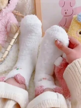毛绒袜子女中筒袜秋冬季加厚保暖绒地板袜睡眠袜长袜#太可爱 #毛茸茸 #中筒袜 #好物推荐🔥 #家居袜子