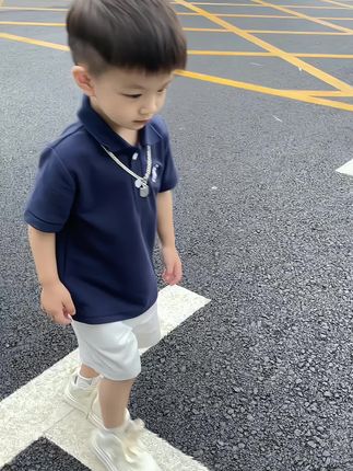 我遇到一个男孩,他叫我妈妈,我便会爱他一辈子#我的男孩一不小心就长大了 #男孩也要有衣品 #骗你生儿子 #男童日常穿搭 #儿童穿搭