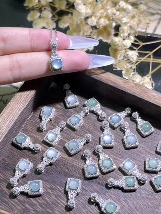 夏日清新翡翠方糖🧊,#天然翡翠 #时尚饰品 #珠宝首饰 #今日分享 #性价比超高