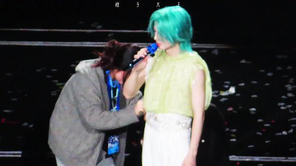 铃兰大人的脱口秀环节,又是想魂穿工作人员的一天😍#蒲熠星 #蒲熠星巡演 #银河系旅行攻略 #铃弗瑞迪尔 #演唱会现场