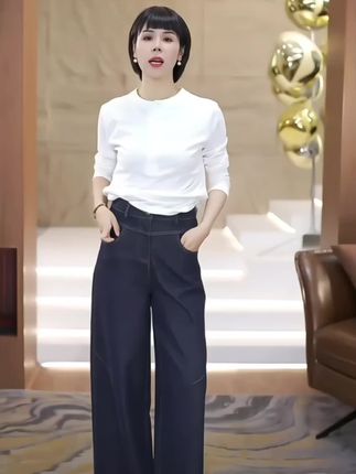 #秋冬穿搭 #减龄气质 #简约大气 #显高显瘦显腿长 #牛仔裤穿搭