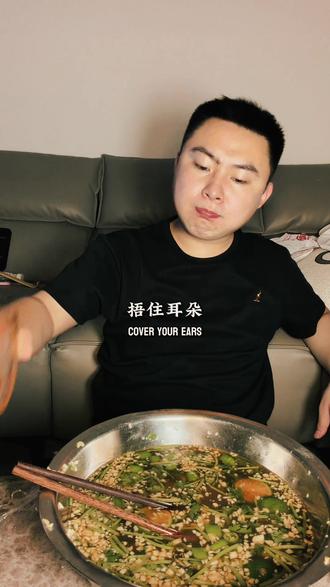 成年人的精神深夜食堂 菜好吃,酒也好喝,可就是那一起喝酒的人,不在了#生腌虾 #主打一个真实美味 #互联网干饭人 #张老三