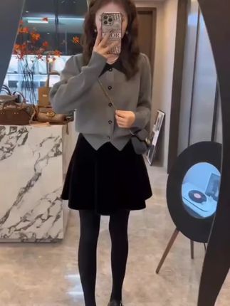 秋冬韩版气质小香风针织开衫修身显瘦毛衣外套百搭加厚丝绒半身裙#半身裙 #针织开衫 #气质半身裙 #百搭半身裙 #半身裙女