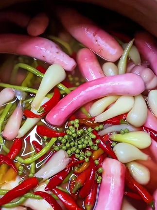 你们心心念念的老坛泡菜来咯,酸辣爽口,开胃下饭,凉拌、直接吃都可以#泡菜 #舌尖上的美食 #开胃菜