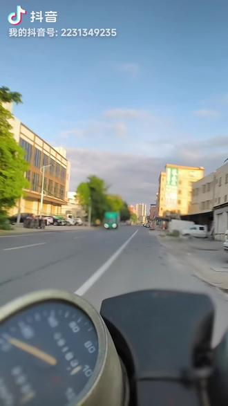 温商,都是大老板一些。#定位安全拍摄 #城市道路骑行随拍
