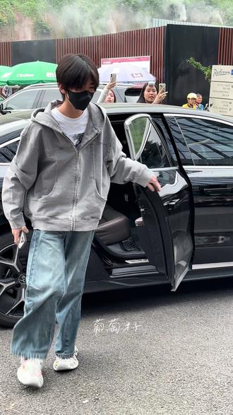 终于上班了#左奇函 6.10上班