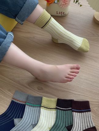 哪个妈妈能拒绝这款袜子,棉质面料不闷脚不臭脚,深色袜底还耐脏,关键还是抗起球的,上学穿超舒适#中筒袜 #面料超级舒服 #好穿又百搭 #儿童袜子 #透气舒适不臭脚