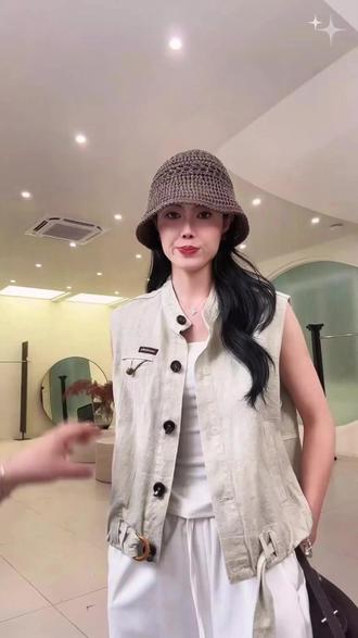 尼采 官方直营|暮楠|莱赛尔x原棉 极简美学 老钱风马甲女装71567#气质轻熟风 #牛仔马甲穿搭 #时尚穿搭 #今日穿搭look #马甲穿搭