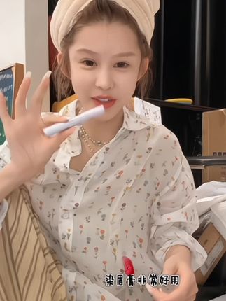 韩妆的精髓是浅眉,染眉膏只有零次和无数次,显得人灵动又温柔!不会结块,画出来根根分明!#眼妆 #韩系妆容精髓 #染眉膏#韩系妆容 #防水防汗不晕染