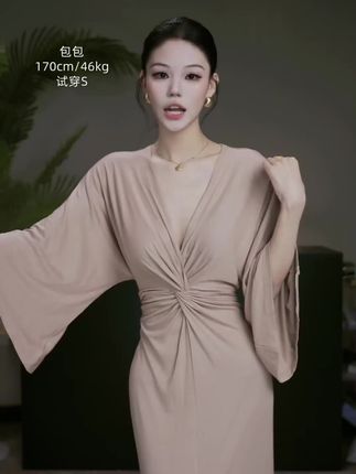 纯欲风V领扭结绑带收腰连衣裙2025早秋新款气质掐腰包臀开叉长裙
