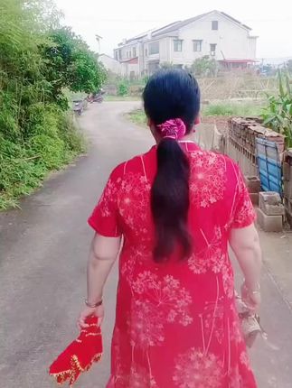 友友们晚上好,周末快乐。