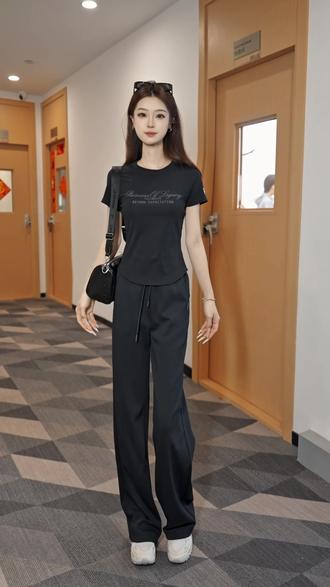 一束阳光,一杯热茶,一个安然的午后。#初春衣服#早春新衣穿搭 #春装新款 #女装2026新款 #小个子穿搭