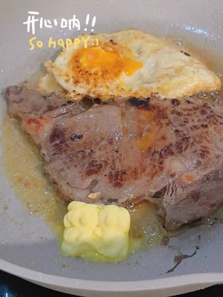 米其林主厨偷学的嫩肉术!煎牛排前+安佳黄油, ,瞬间锁汁!焦糖层脆到尖叫~ ,🌟 动物脂肪天然奶香,拒绝合成油,⏰今晚就试试!同款黄油戳↓#强烈推荐 #安佳黄油 #黄油煎牛排 #黄油煎蛋 #太香了吧