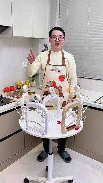 厨房锅盖没地放的,就装个这种壁挂锅盖架,方便实用。#锅盖架 #吸盘锅盖架 #锅盖收纳架 #收纳整理 #厨房好物