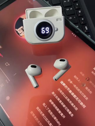 一眼就沦陷的复古蓝牙耳机,爱了爱了!#耳机 #蓝牙耳机 #柏林之声