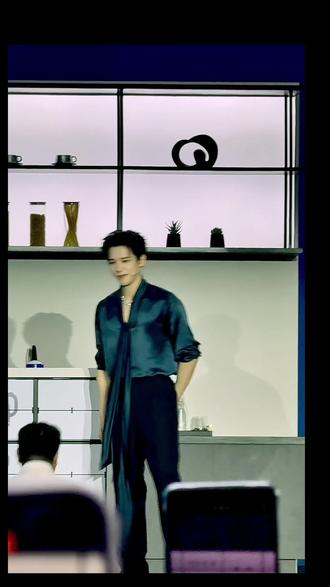 安宇:我站C位吗 哦买噶的#王安宇 #火星人高颜值厨房 #品牌活动现场