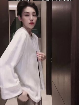出口意大利 亚麻手工定制 白色衬衫 遮肚显瘦,超百搭!#高级感穿搭 #穿出你的时尚你的感觉 #通勤搭配 #秋冬新款 #出口