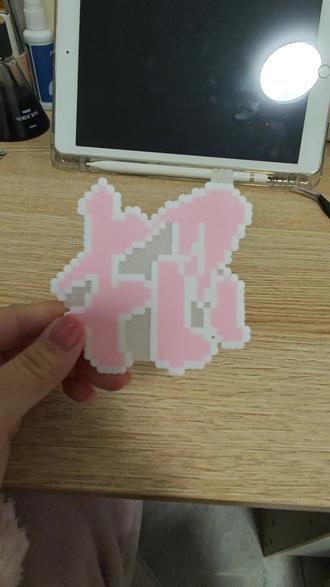 第一个想出这个设计的人,完全是个天才来的。#拼豆 #拼豆挂件