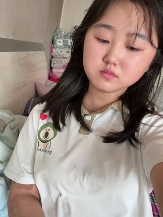 04年晚期丫头,从出生就有病,熬了21年,生命只有一次,本就很短暂,更别说我们这生病的,时常很难受吐的半夜胃疼,若不是能够承受各病痛折磨,大家也不会认识我啦,希望我能抗一辈子,陪家人到老,今天就要去西安继续战斗,下着大雨,外婆还给我做了玉米好多吃的,可我都不敢吃,尝几口吧#尿毒症