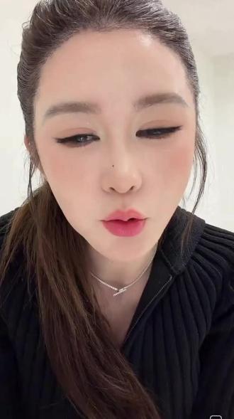 纳迪尔跟公主聊到天亮睡了三个小时就又去给凯丽买了玩具车安装,跟凯丽互动好可爱呀#盈公主 #纳迪尔 #纳迪尔小姐夫 #情侣 #真实生活分享计划