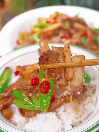 有了这道酸辣脆爽的藕带炒牛肉米饭都要多吃几碗!#下饭神器#乡村味道#藕带#家乡特色#年夜饭