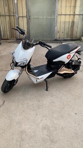 #二手雅迪x5 #雅迪x5 ,安装全新六块石墨烯电池