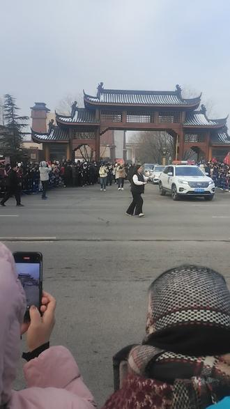 3号上午9点半骆驼队从酒厂出发到义乌市