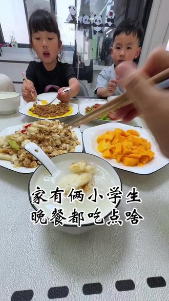 家有俩小学生一小时日常晚餐第二十一天,做了肉末蒸蛋,辣椒炒火腿,炒馍片,糊涂!#日常晚餐 #俩娃晚餐 #第一视角 #肉末蒸蛋 #日常晚餐家常菜