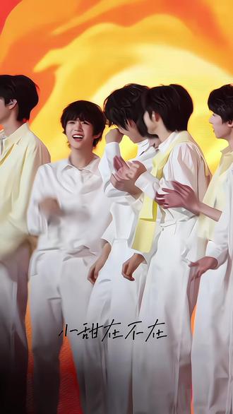 迟到的张函瑞随舞~(o^_^o)~,我儿子就应该这样众星拱月,热情洋溢的跳舞给所有人看👀#张函瑞