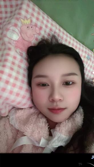 大年初一大早上来大姨妈,这叫自带锦鲤体质,好运抢先一步来敲门,寓意着2026年红红火火,大吉大利一整年,这是好运来敲门的象征,新年与大姨妈双向奔赴,堪称行走的好运符,是上上签,为人生开挂,别人求红运,我自带红运,预示新年后将暴瘦爆桃花,卡里有钱,心中无忧,家人安康,有人疼有人爱,一路好运常在,越来越好,越来越顺,暴美又幸福