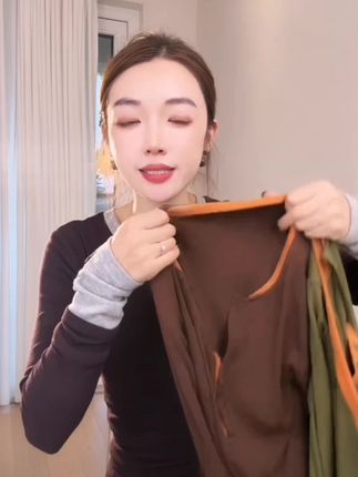 2025秋款撞色假两件独特别致内搭打底衫女辣妹上衣#打底衫#辣妹穿搭#秋季新款#遮肉显瘦#休闲百搭@DOU+上热门 @DOU+小助手