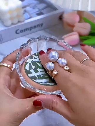 #底妆 不愧是化妆师安利的#棉花糖粉扑 上妆快又服帖,还是干湿两用的#粉扑 #上妆工具 #携带方便