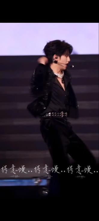 师兄 助你星途璀璨#橹穆 #橹穆双人舞台 #橹穆来自天堂的魔鬼 #祝你星途璀璨