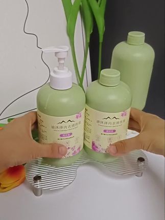 洗内衣裤选对洗衣液实在太关键啦!有一款专用洗衣液,不管是多顽固的污渍,在它面前都独一无二,分分钟洗得一干二净。 更惊喜的是,它性价比高,价格亲民。别以为便宜就没好货,其成分极其温和,母婴群体用起来也完全安心,能全方位贴心守护全家。有了它,从此告别内衣裤清洁难题。 别犹豫啦,赶紧囤起来! #洗护好物 #内衣裤专用洗衣液 #超级便宜超划算 #母婴可用