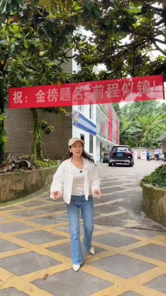 高考分数来之不易,志愿切勿盲目填报,六枝蜻蜓教育科学帮助娃娃规避退档、滑档风险,精准匹配院校专业!有需要的家长可联系郑老师:13595856298 浦老师19385190044