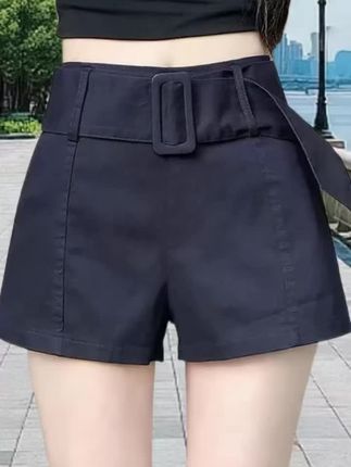 #好身材好气质 #辣妹穿搭 #包臀短裤 #质感高级 #精致女人必备