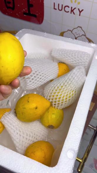 第一次吃鸡蛋果,太好吃了已经爱上了#鸡蛋果、你们爱吃嘛!